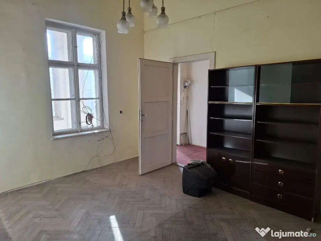 Vand apartament 3 camere Horia