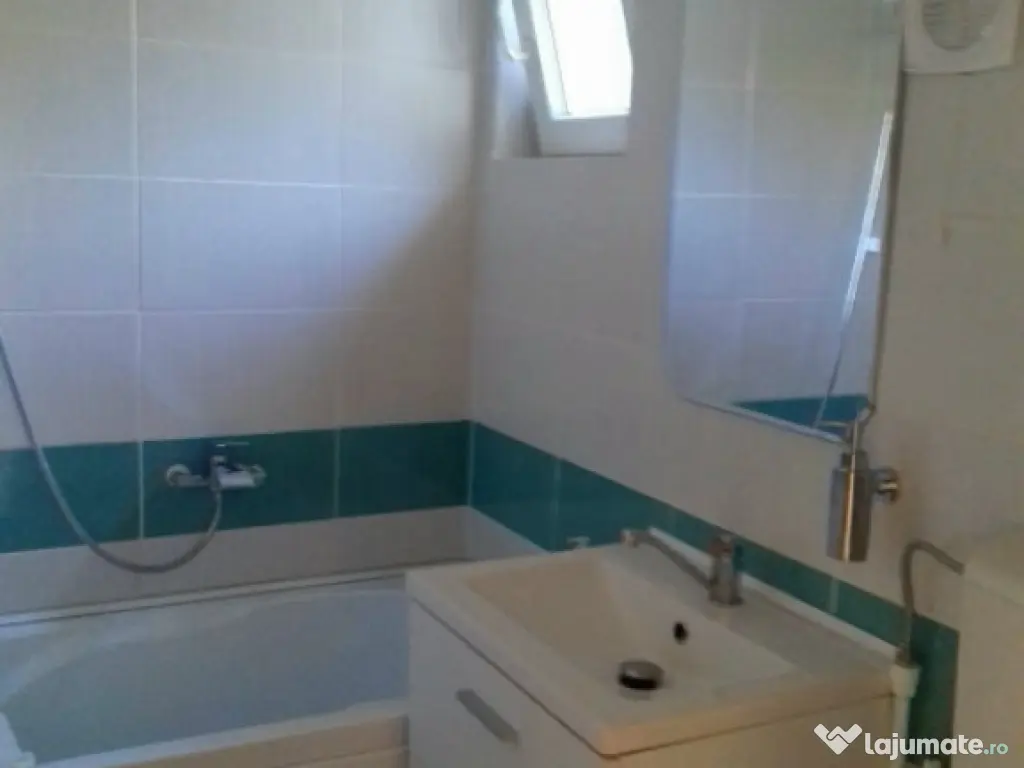 Apartament 3 camere Semidecomandat - 60 mp, Etaj 4 