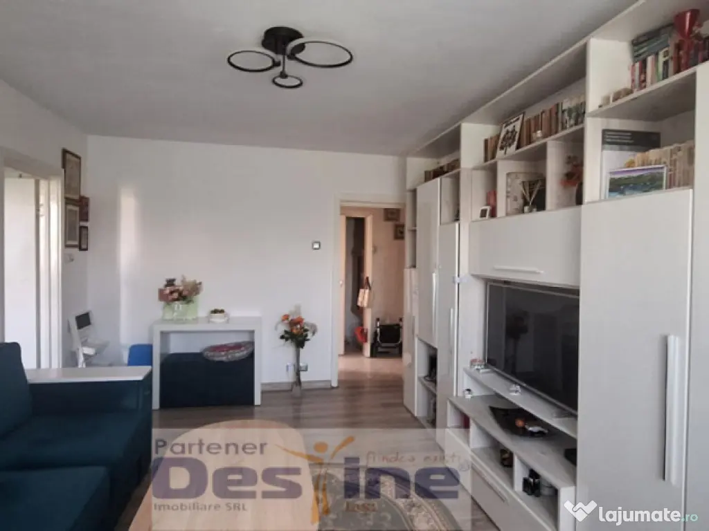 Apartament 3 camere Semidecomandat - 60 mp, Etaj 4 