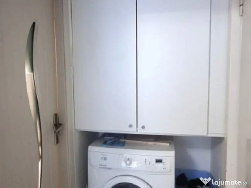 Apartament 3 camere Semidecomandat - 60 mp, Etaj 4 