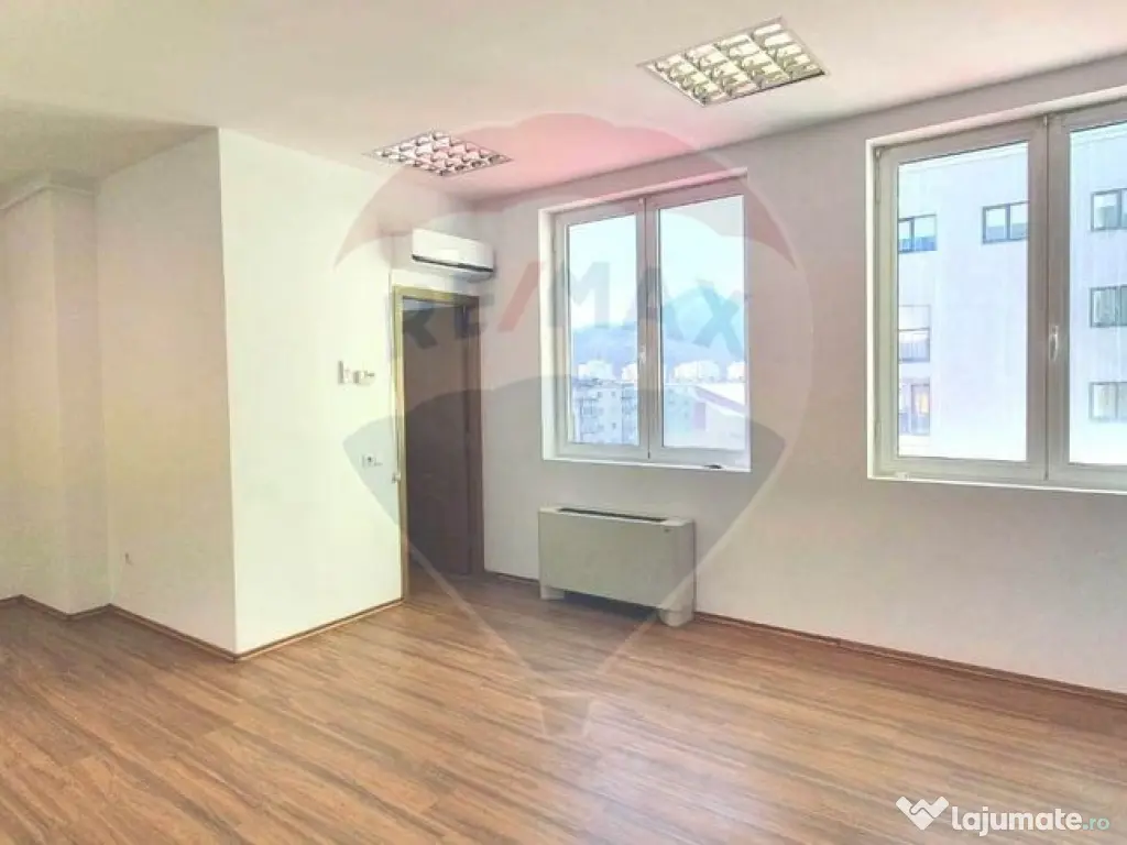 Birou de închiriat în Brașov zona centrală în clădi...