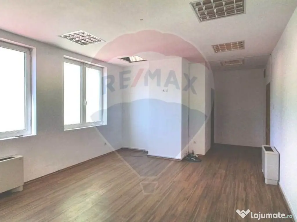 Birou de închiriat în Brașov zona centrală în clădi...