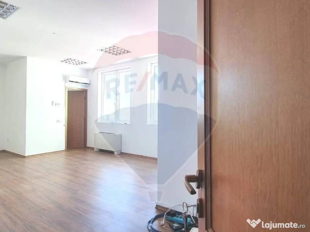 Birou de închiriat în Brașov zona centrală în clădi...