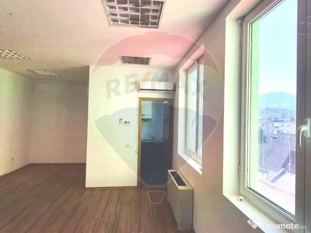 Birou de închiriat în Brașov zona centrală în clădi...