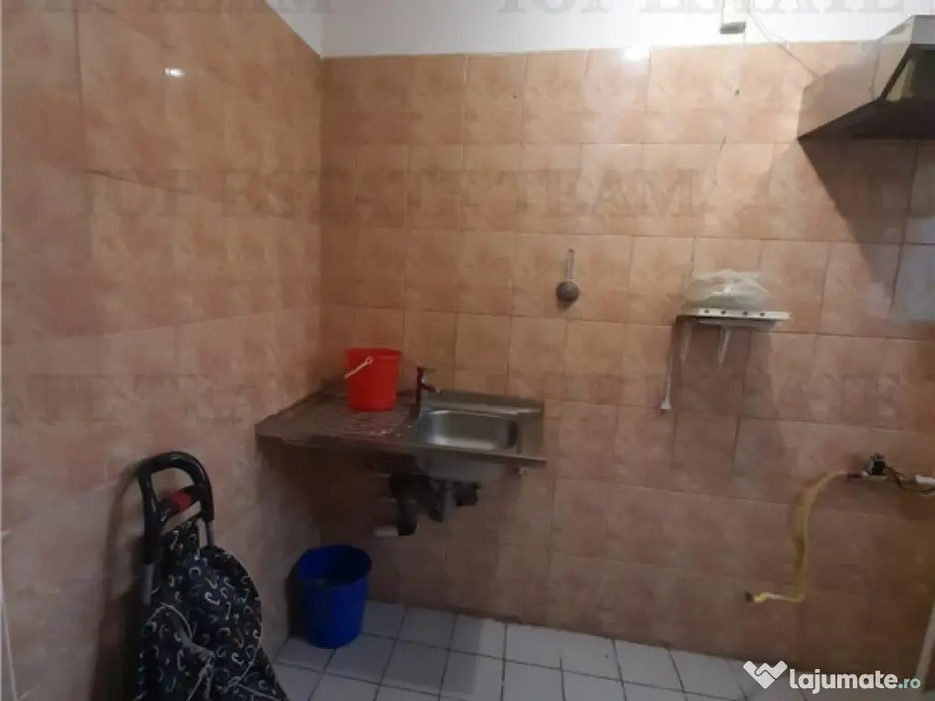 Bd Basarabiei -Parcul National- Garsoniera in bloc Anvelo 