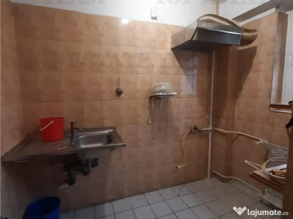 Bd Basarabiei -Parcul National- Garsoniera in bloc Anvelo 