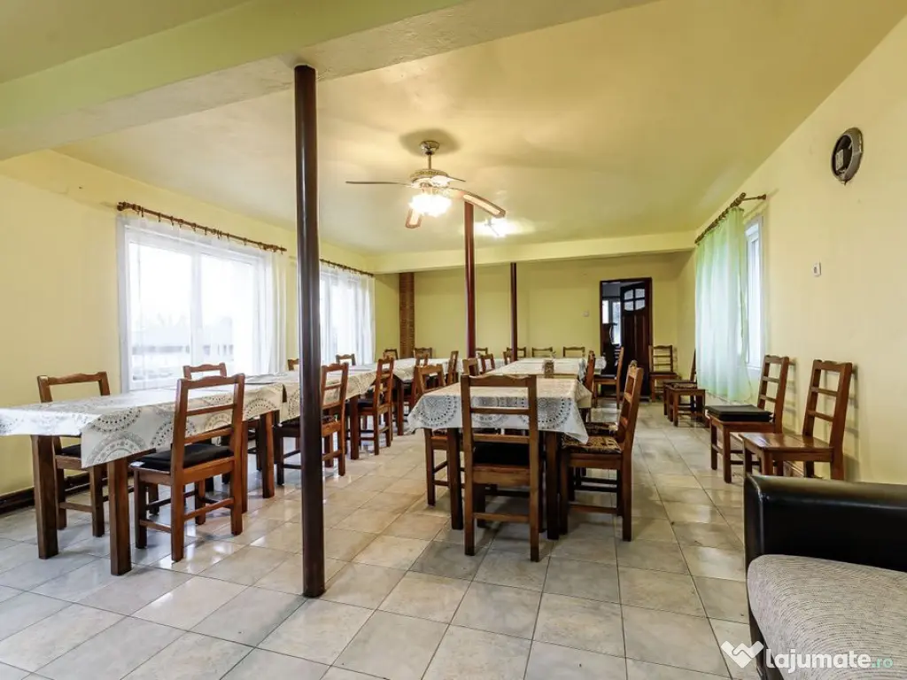 Clădire potrivită pentru proiecte educaționale sau de ...