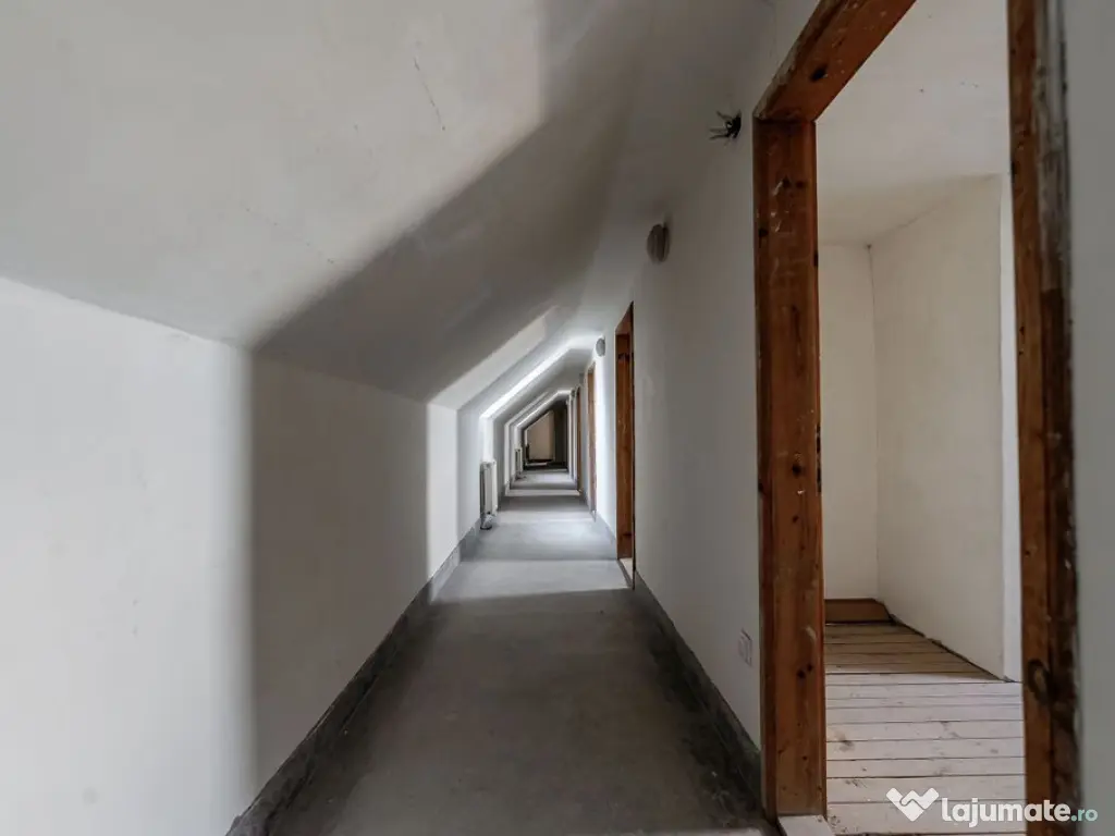 Clădire potrivită pentru proiecte educaționale sau de ...