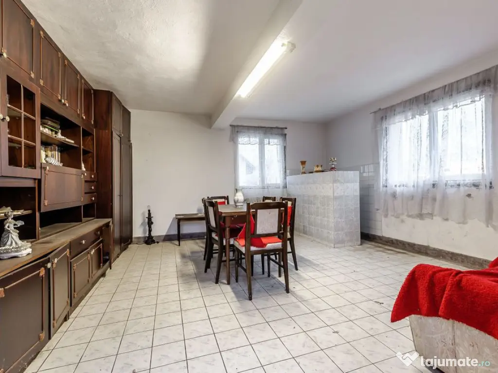 Clădire potrivită pentru proiecte educaționale sau de ...