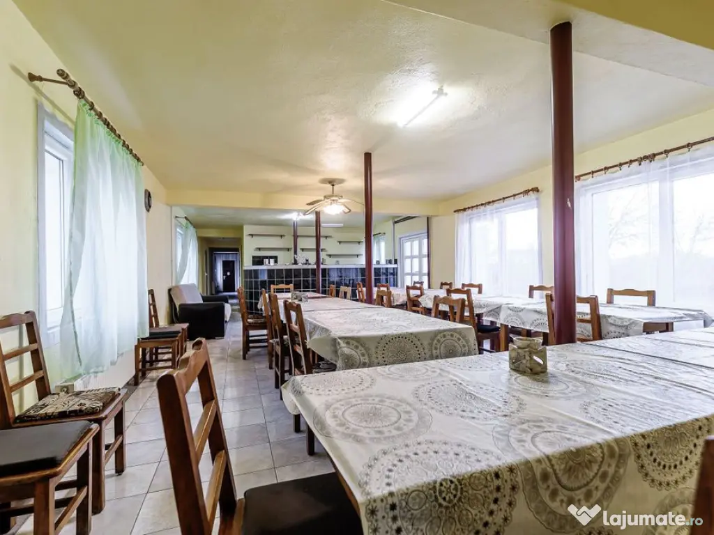 Clădire potrivită pentru proiecte educaționale sau de ...