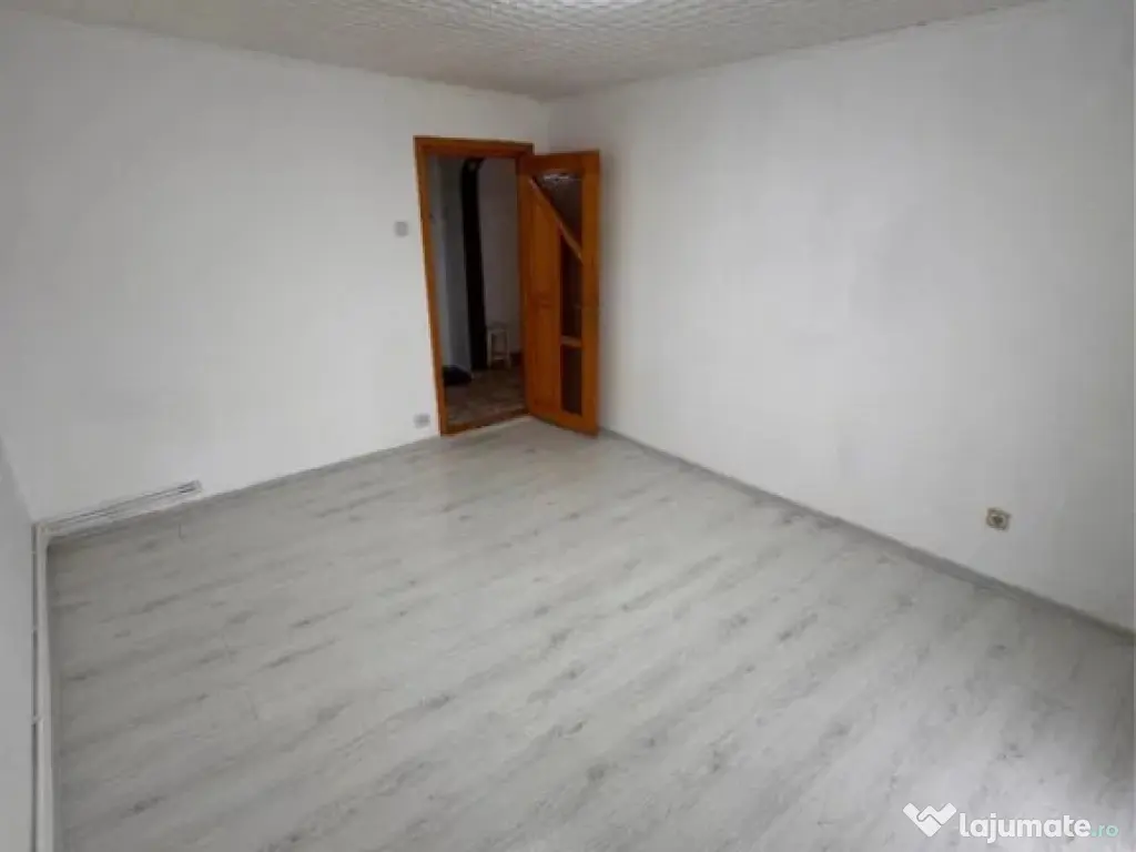 Apartament cu 2 camere ~ zona Micro 14 ~ Conf. 1 decomandat ~ 