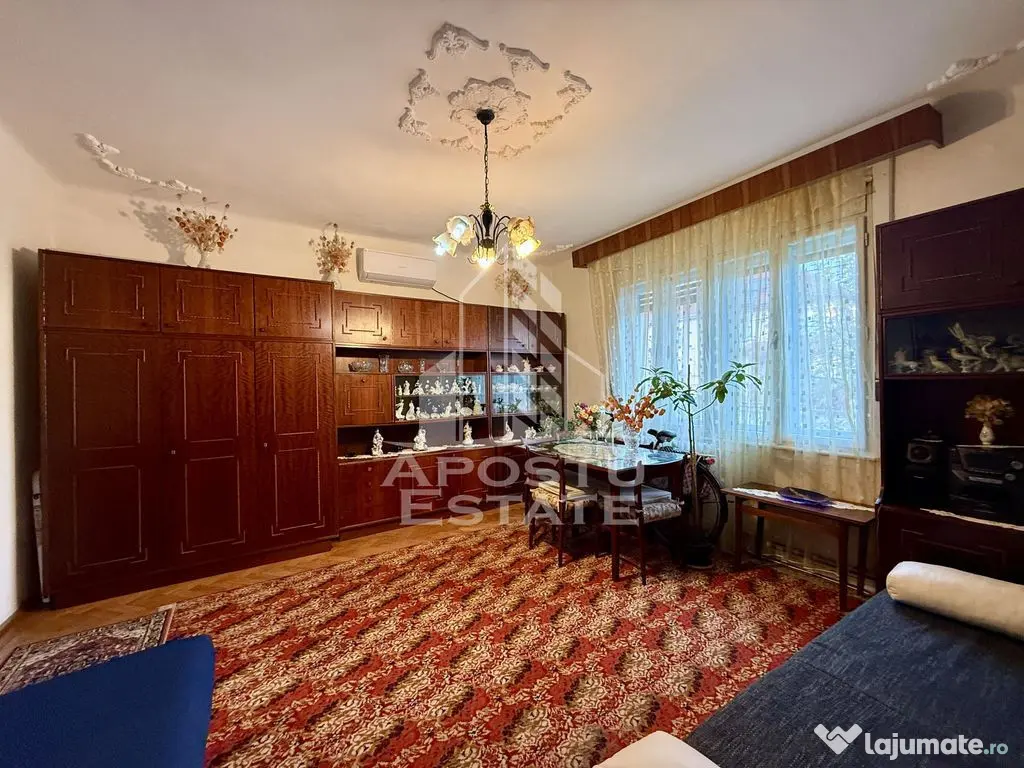 Casa individuala cu 2 fronturi stradale, teren 480mp, zon...