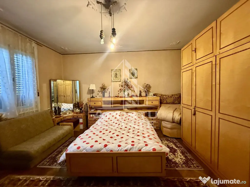 Casa individuala cu 2 fronturi stradale, teren 480mp, zon...