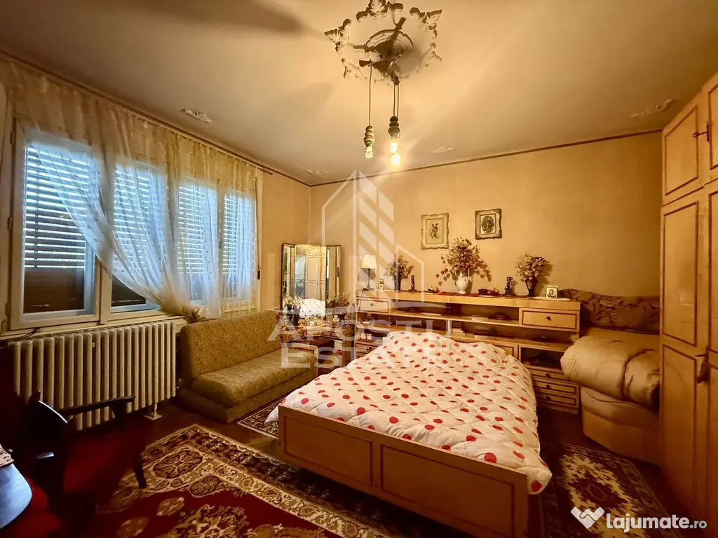 Casa individuala cu 2 fronturi stradale, teren 480mp, zon...