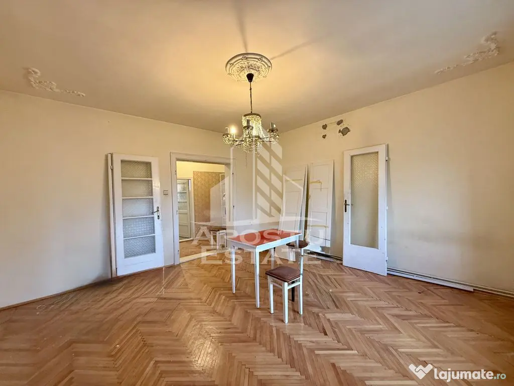 Casa individuala cu 2 fronturi stradale, teren 480mp, zon...