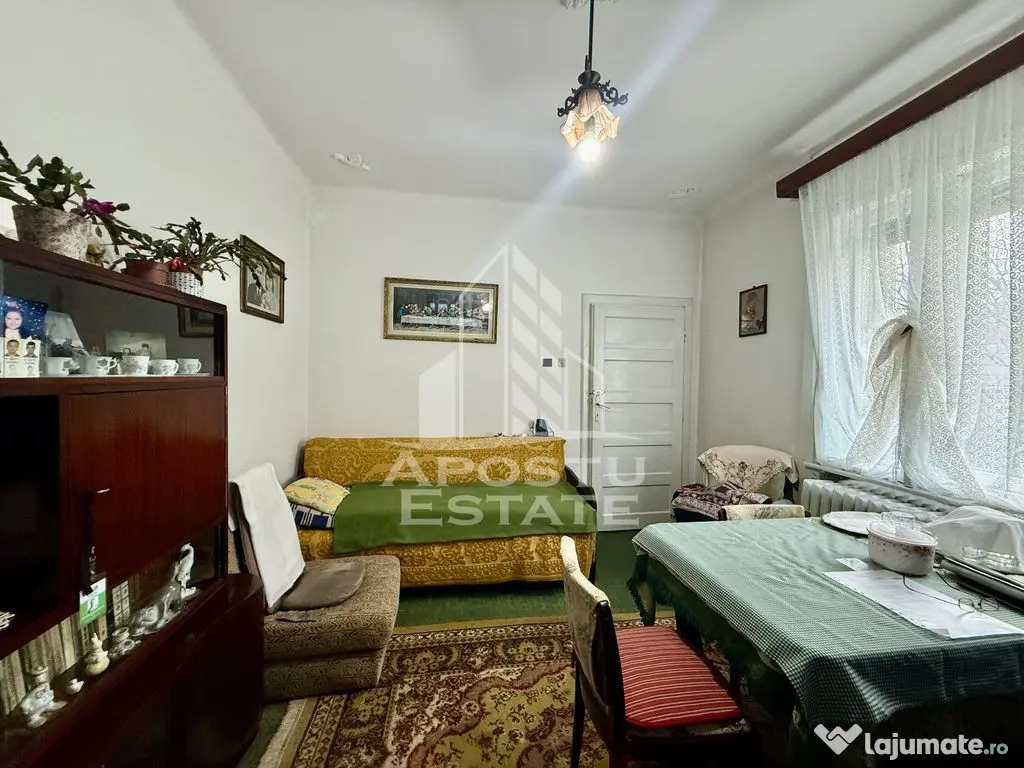 Casa individuala cu 2 fronturi stradale, teren 480mp, zon...