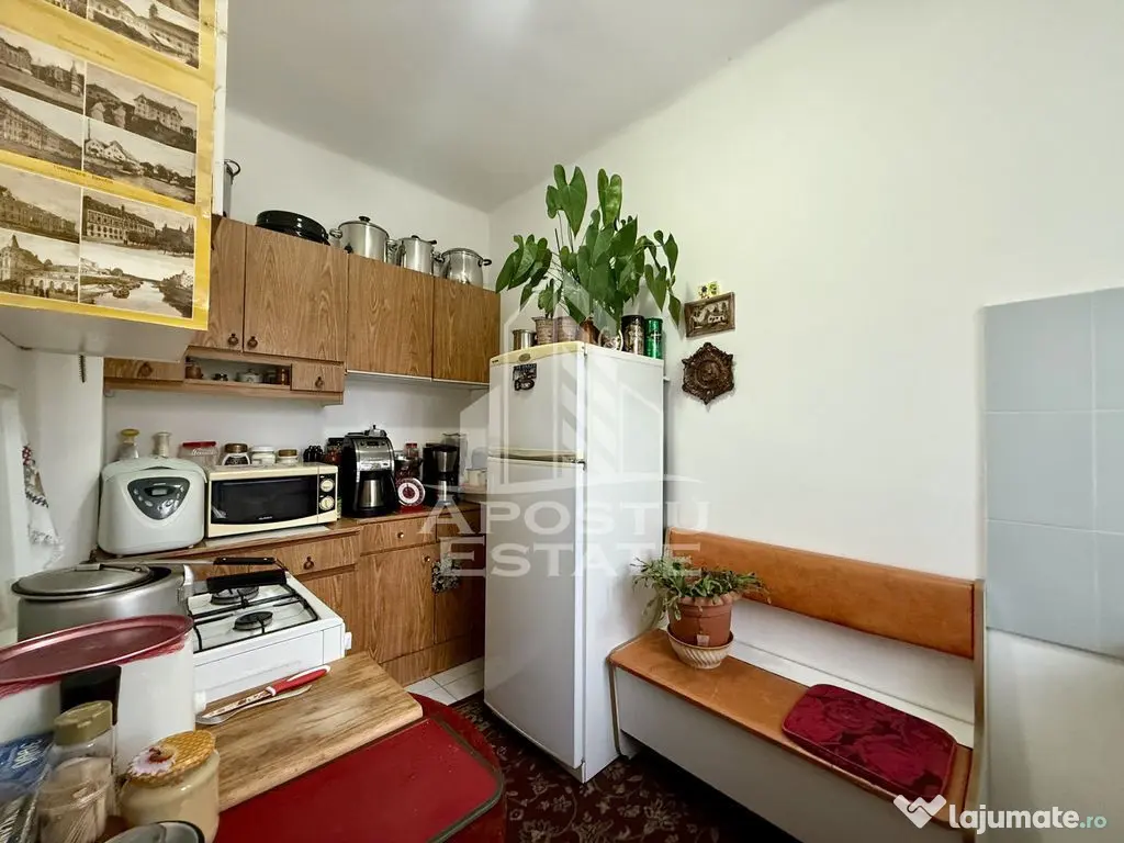 Casa individuala cu 2 fronturi stradale, teren 480mp, zon...