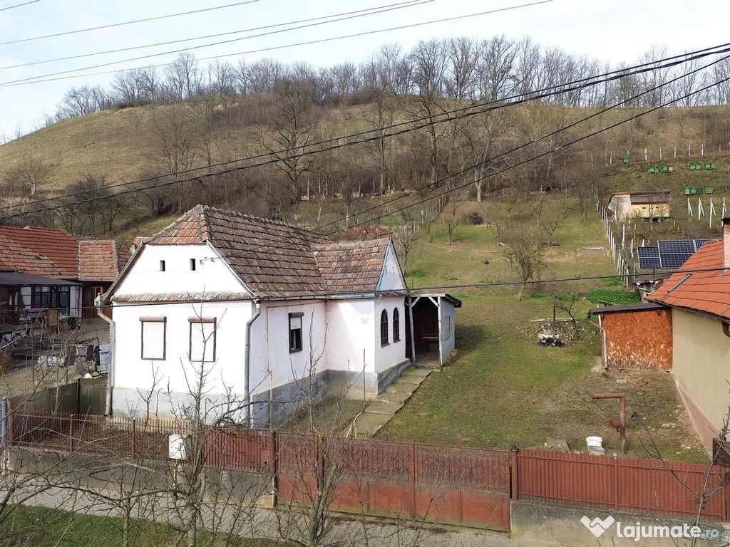 Casă la țară in Transilvania - sat sasesc Păucea, jud...