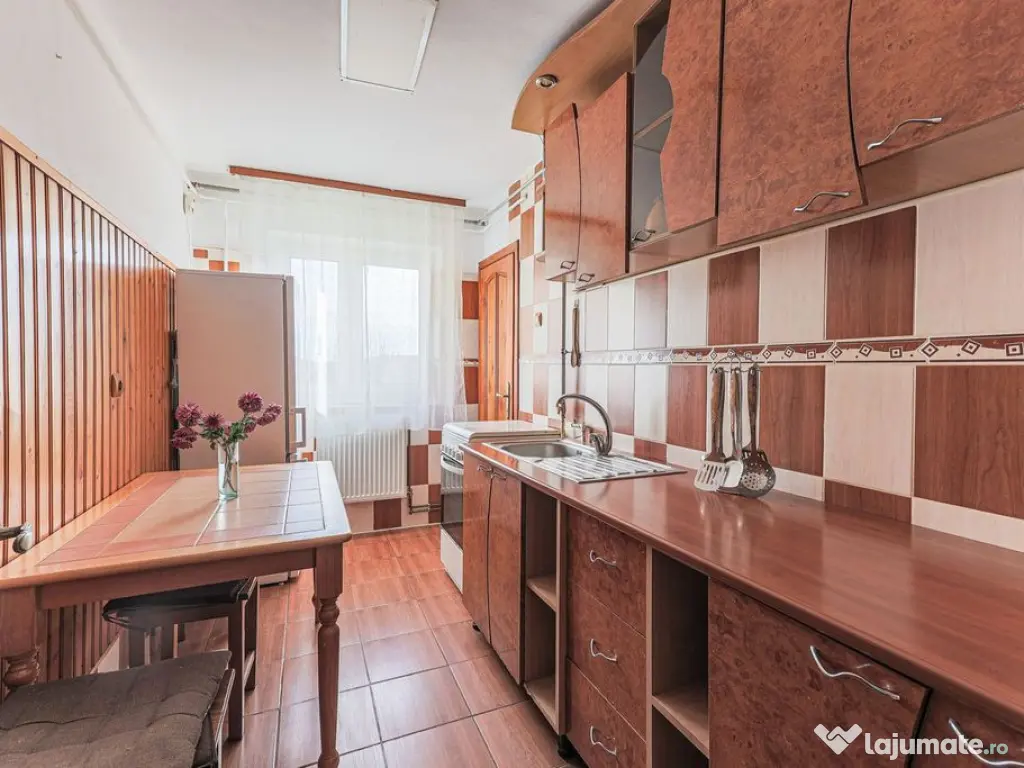 Vandut! Apartament 2 camere, decomandat, 64 mp, etaj 4/4 