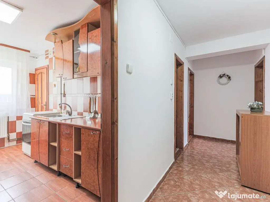 Vandut! Apartament 2 camere, decomandat, 64 mp, etaj 4/4 