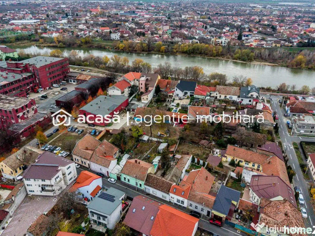 Casă în zonă liniștită, lângă Malul Mureșului cu ...