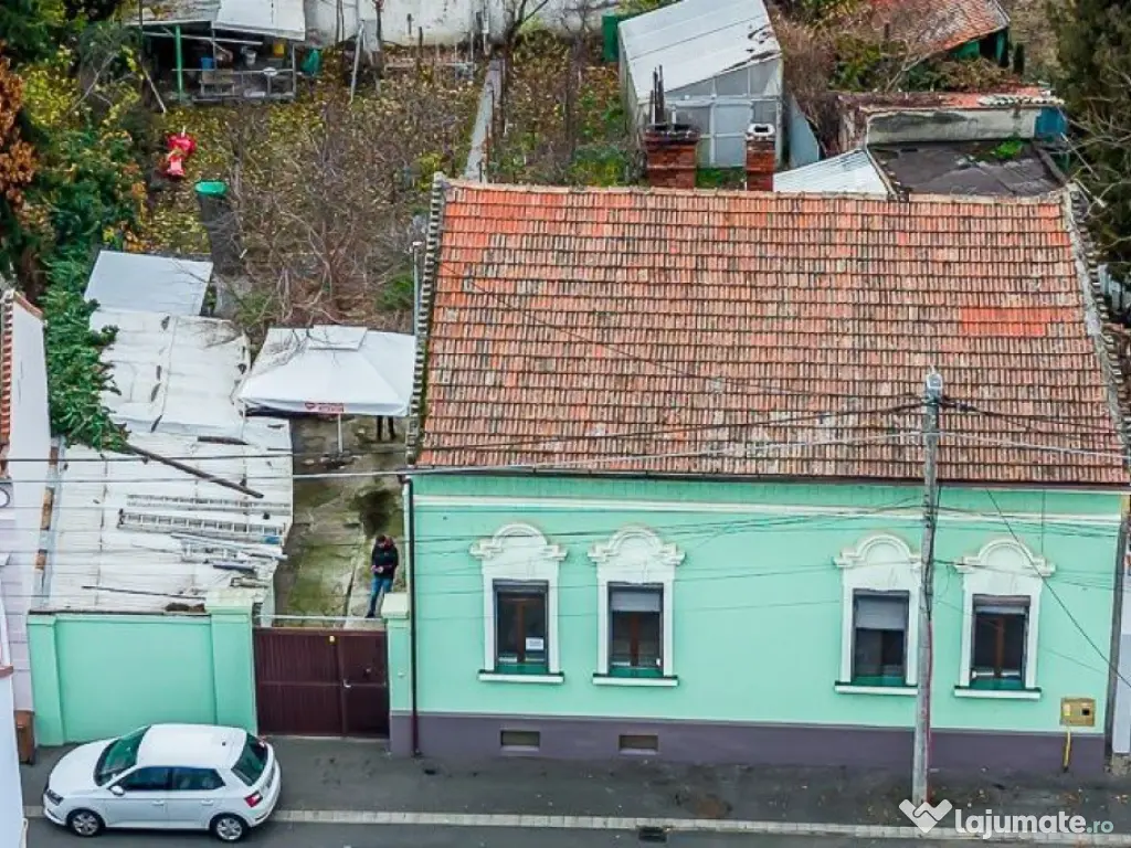 Casă solidă din cărămidă lângă Malul Mureșului cu... 