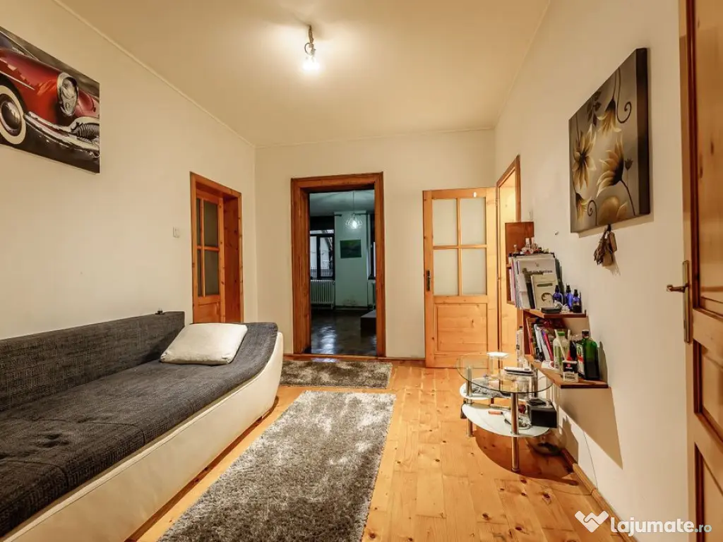 Casă solidă din cărămidă lângă Malul Mureșului cu... 