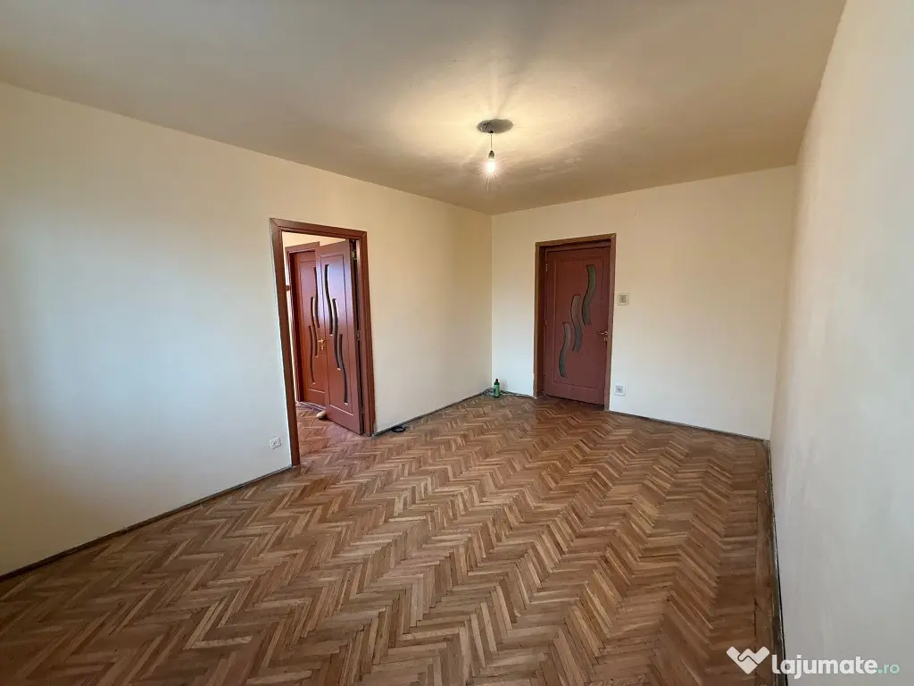 Apartament 3 camere, zona Minerului