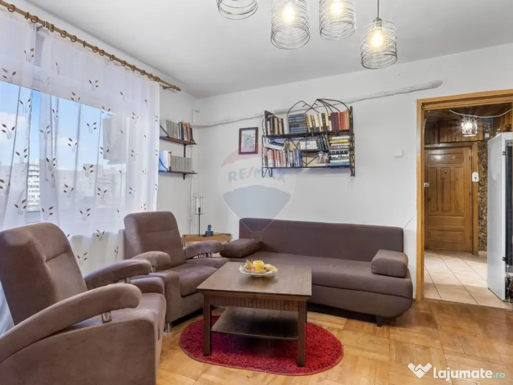 Apartament cu 3 camere de vânzare în zona Aurel Vlaicu