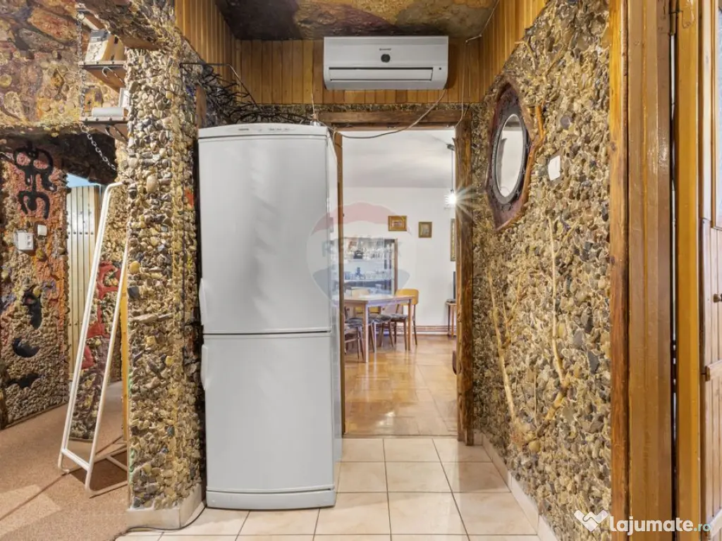 Apartament cu 3 camere de vânzare în zona Aurel Vlaicu