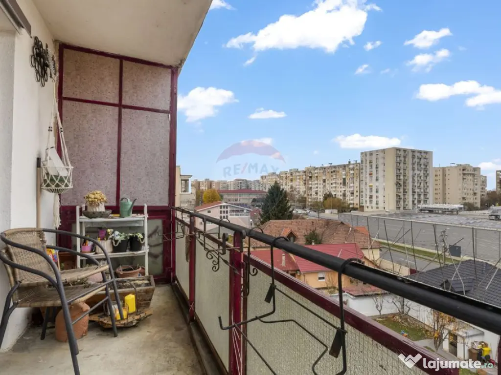 Apartament cu 3 camere de vânzare în zona Aurel Vlaicu