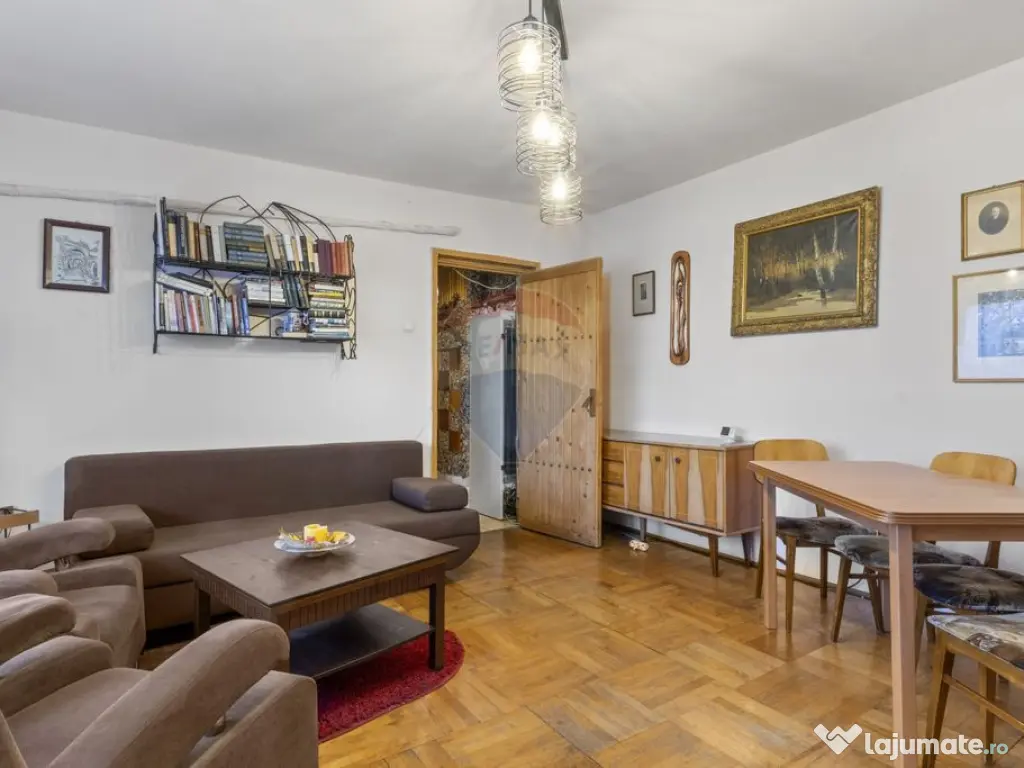 Apartament cu 3 camere de vânzare în zona Aurel Vlaicu