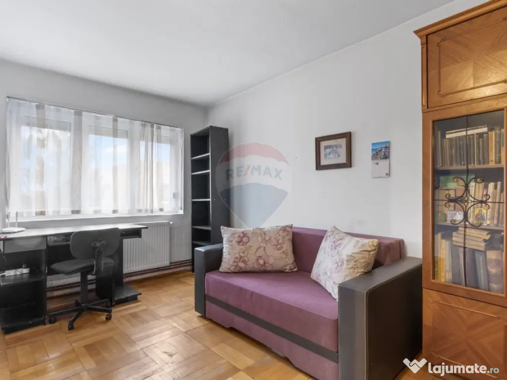 Apartament cu 3 camere de vânzare în zona Aurel Vlaicu
