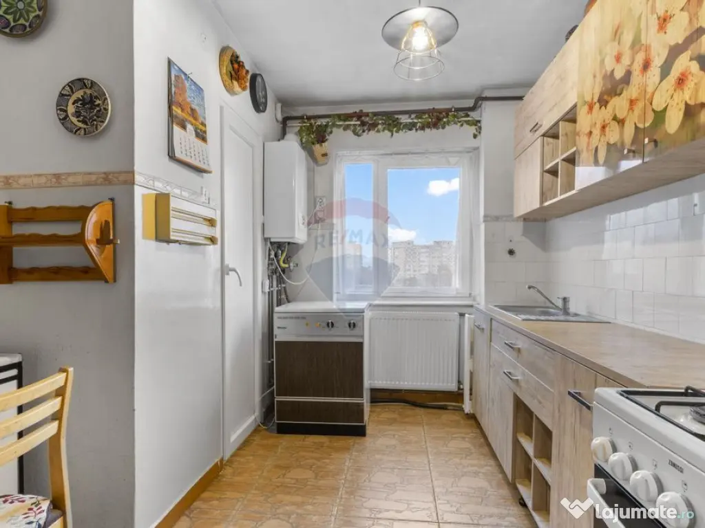 Apartament cu 3 camere de vânzare în zona Aurel Vlaicu