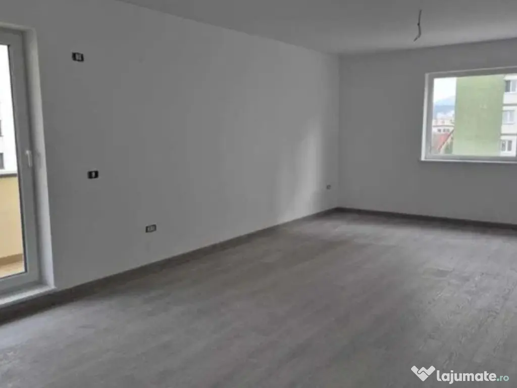 Apartament 2 camere, decomandat - zona Tractorul