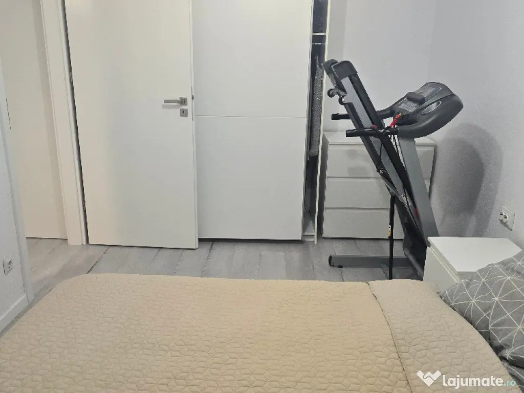 Vand apartament 3 c. dec.,Deva, Imp.Traian, etaj 1, mobilat, PARCARE 