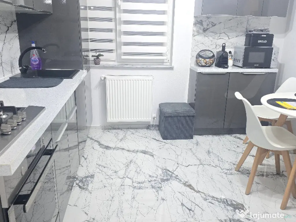 Vand apartament 3 c. dec.,Deva, Imp.Traian, etaj 1, mobilat, PARCARE 