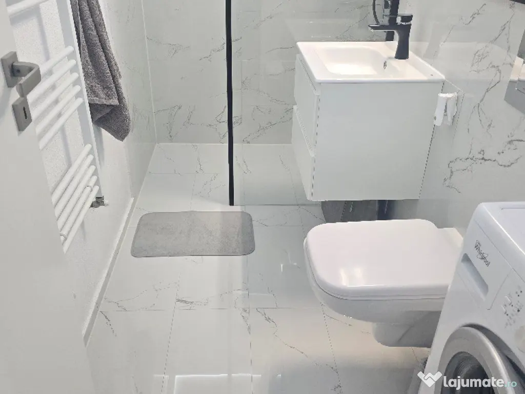 Vand apartament 3 c. dec.,Deva, Imp.Traian, etaj 1, mobilat, PARCARE 