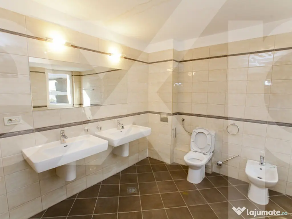 Apartament 4 camere de vanzare- zona Eminescu, bloc nou, foa