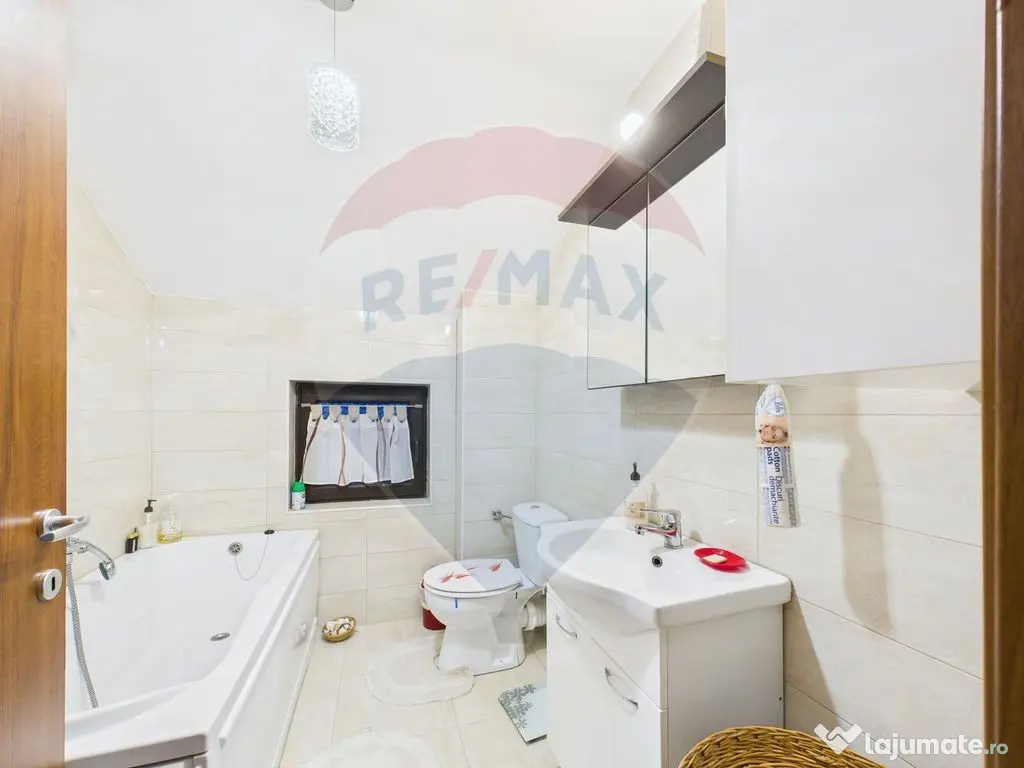 Casă / Vilă cu 5 camere de vânzare în zona Central 