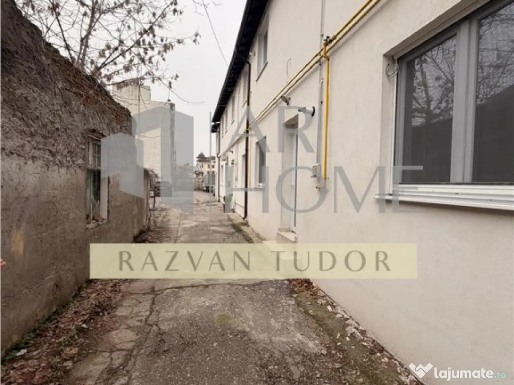 Spatiu comercial cu parcare proprie , Ploiesti, ultracentral 