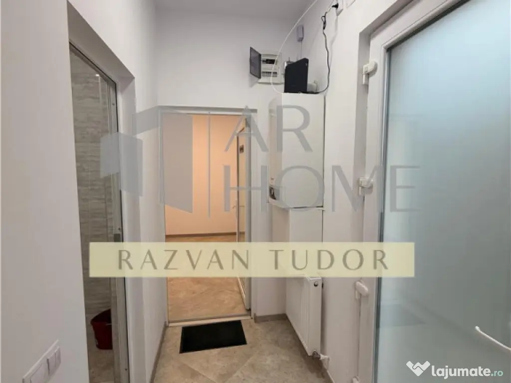 Spatiu comercial cu parcare proprie , Ploiesti, ultracentral 