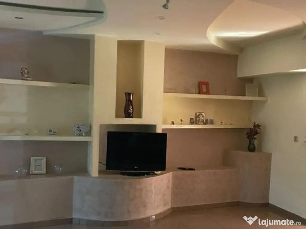 APARTAMENT 3 CAMERE- 700EURO 