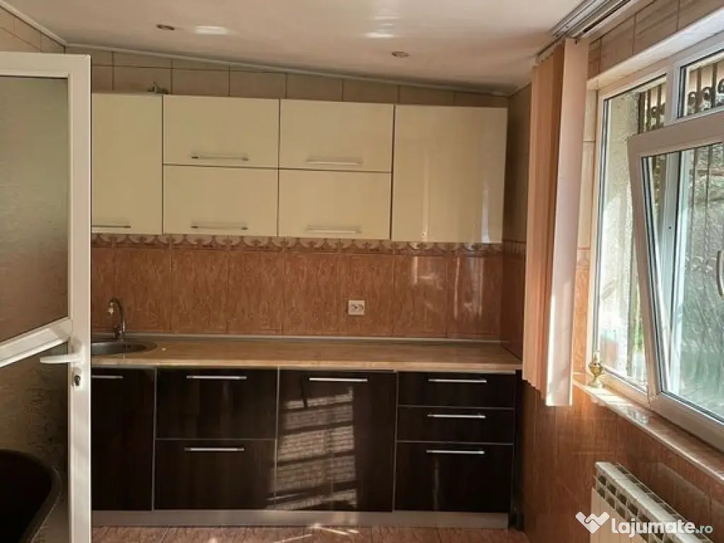 APARTAMENT 3 CAMERE- 700EURO 