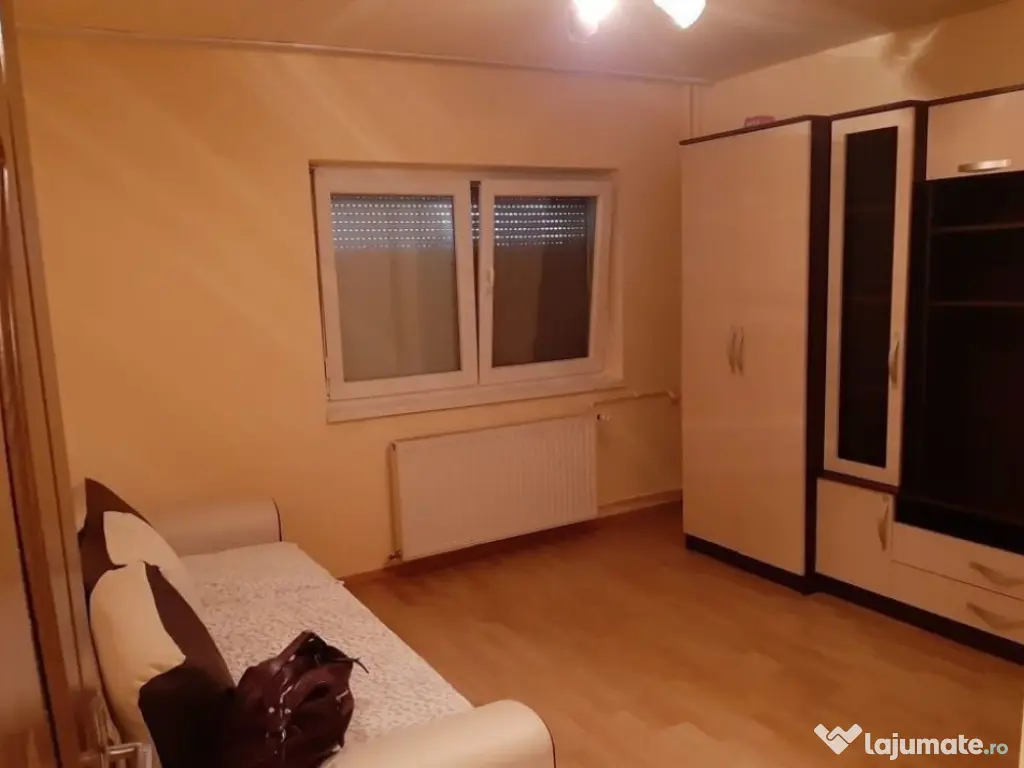 Garsoniera zona Eroii Revolutiei