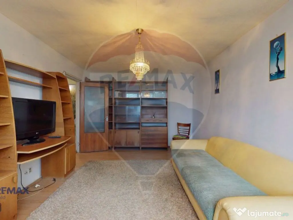 Apartament cu 4 camere de vânzare în zona Ozana