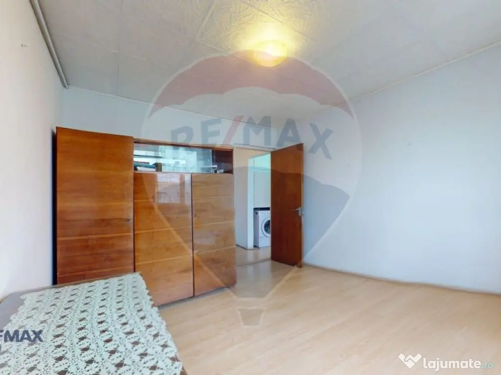 Apartament cu 4 camere de vânzare în zona Ozana 