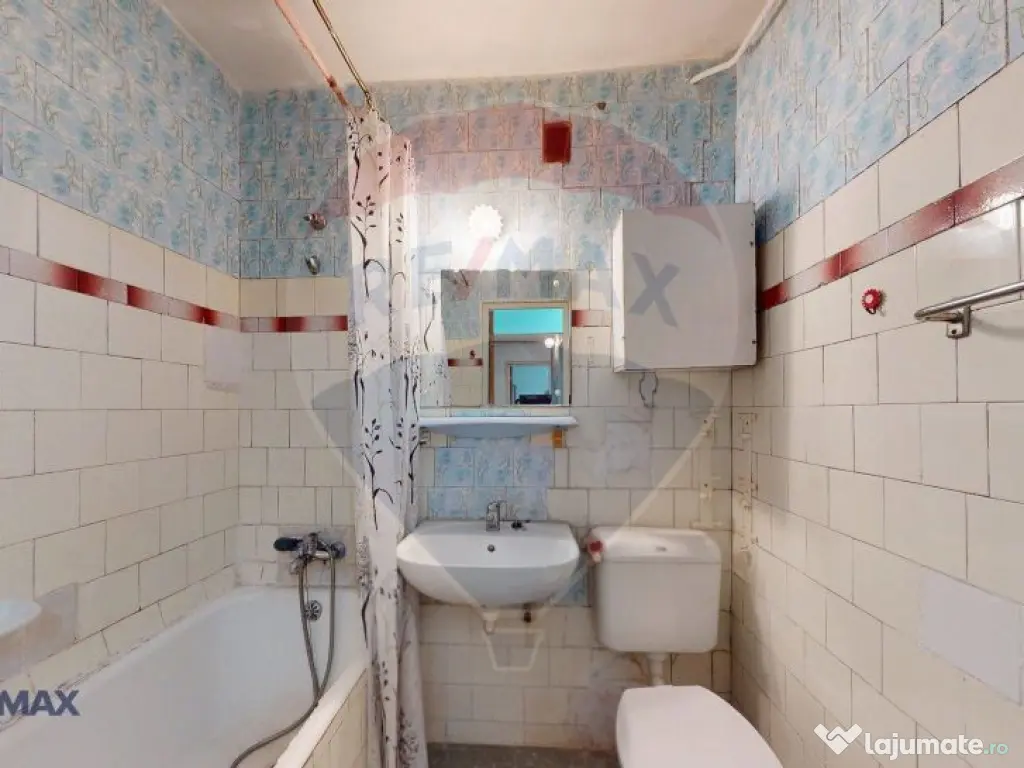 Apartament cu 4 camere de vânzare în zona Ozana 