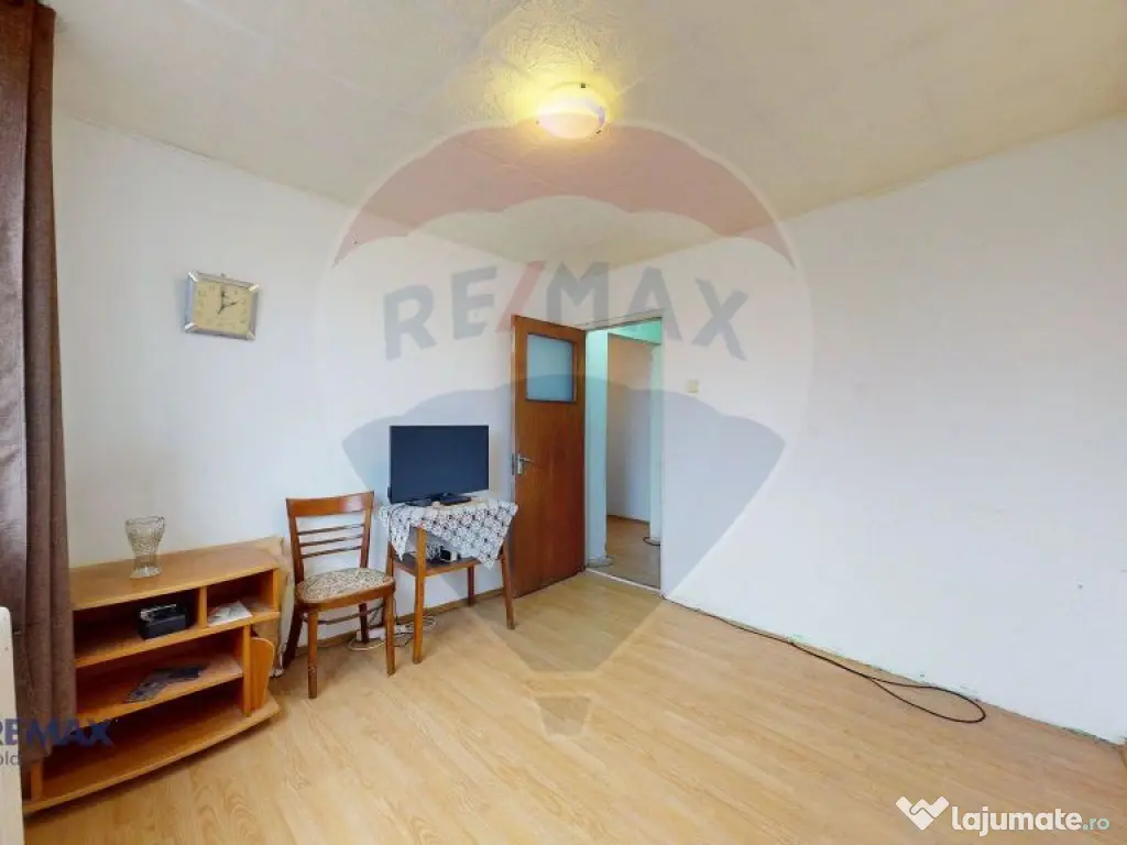 Apartament cu 4 camere de vânzare în zona Ozana 