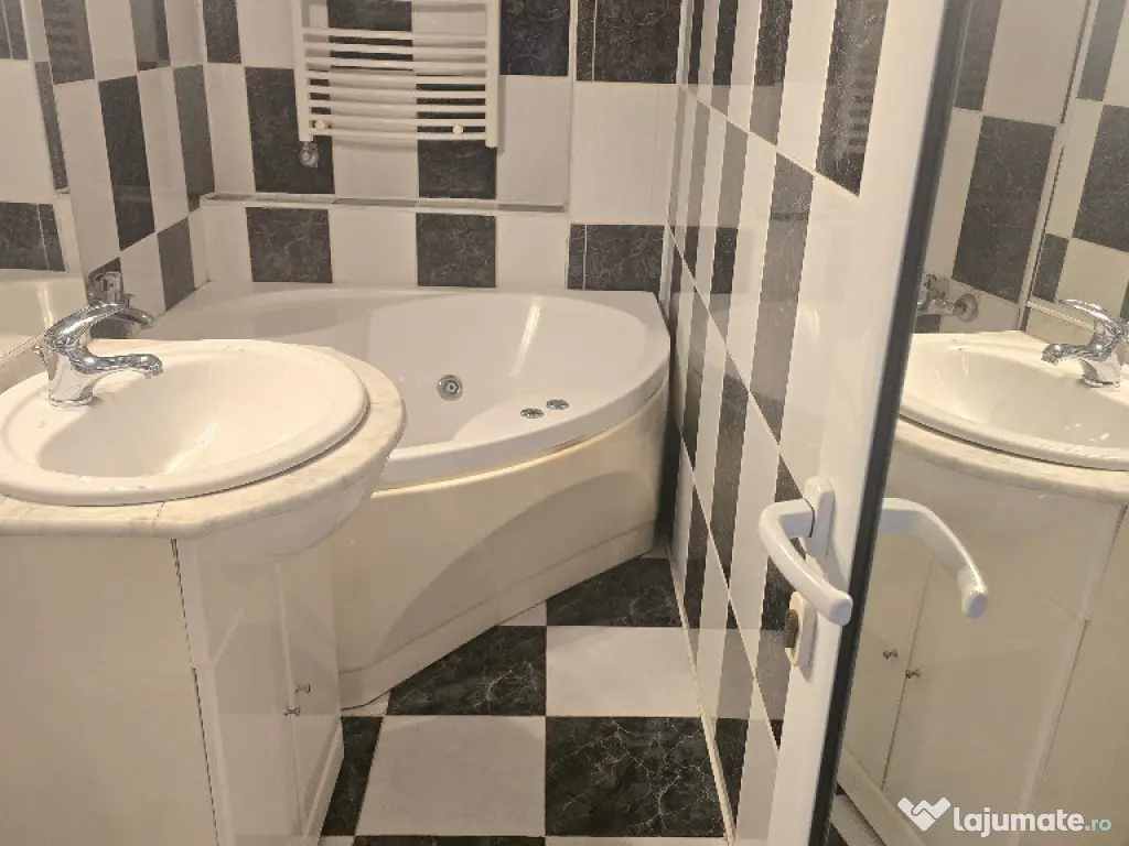 Vand apartament 2 camere in Deva, Bld. Decebal, 50 mp, decomandat, 